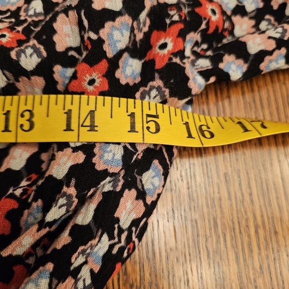 Guess Floral V-Neck Tie Waist Romper - Picture 9 of 11